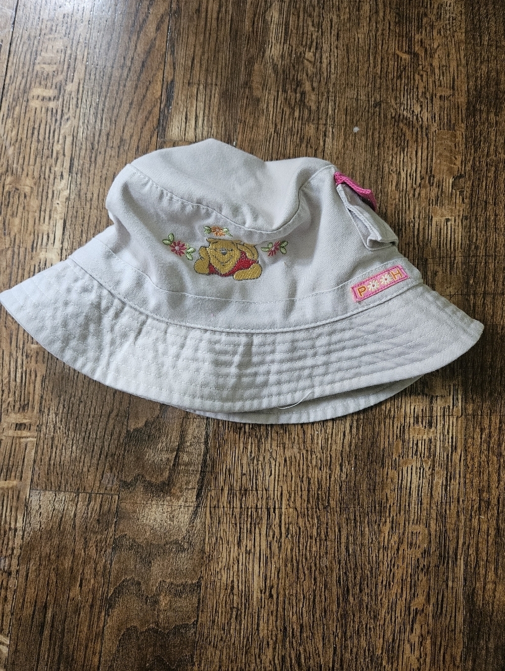 Winnie the Pooh 90s Embroidered Bucket Hat - Cream with Pink Accent